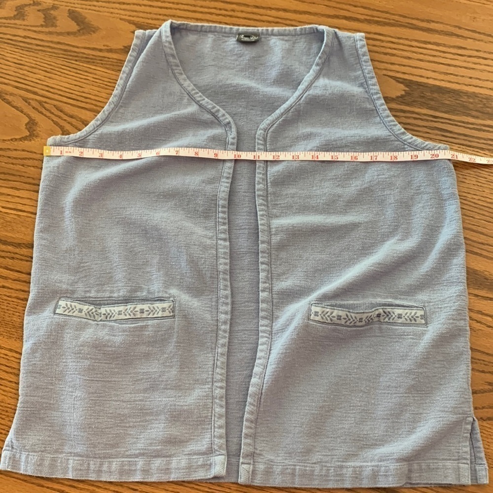 Mackinac Island vest size M open front lake blue logo Mackinac on front chest